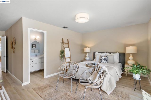 316 Fair Haven Rd, Alameda, CA 94501