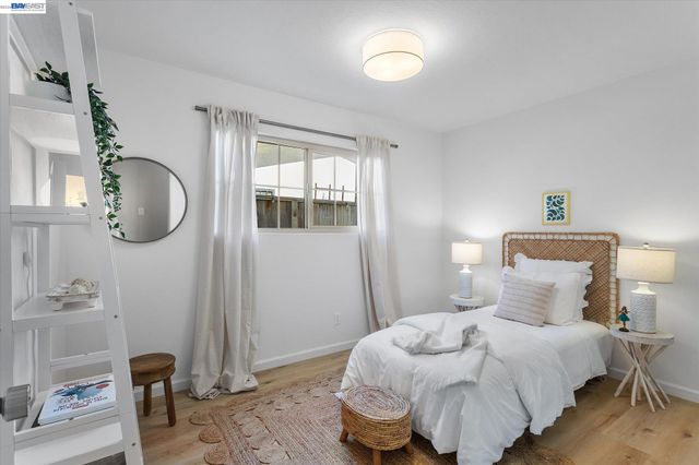 316 Fair Haven Rd, Alameda, CA 94501