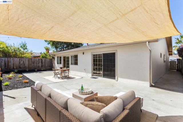 316 Fair Haven Rd, Alameda, CA 94501
