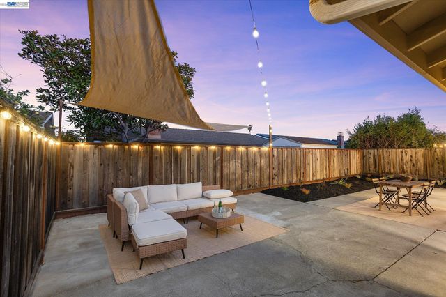 316 Fair Haven Rd, Alameda, CA 94501