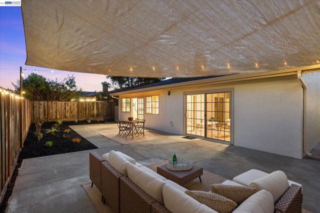 316 Fair Haven Rd, Alameda, CA 94501