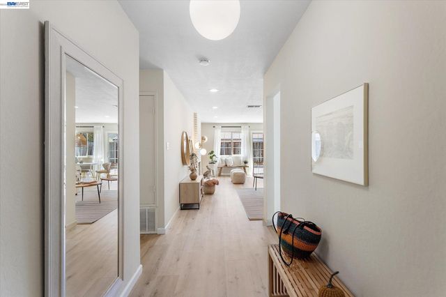 316 Fair Haven Rd, Alameda, CA 94501
