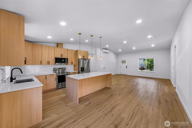7934 Oregon Trail, Maple Falls, WA 98266