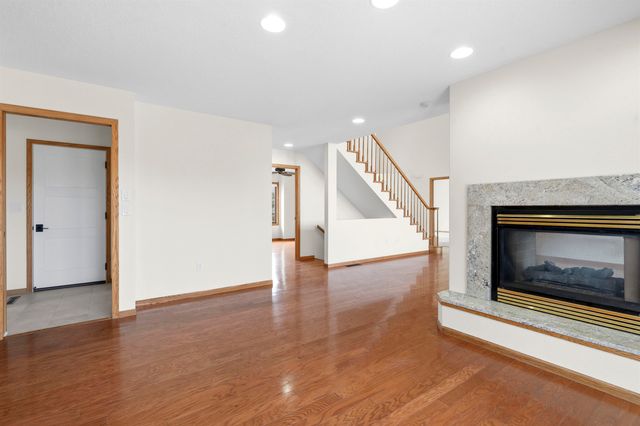 1005 15th Ave SE, Minot, ND 58701