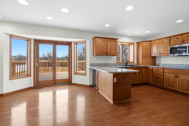 1005 15th Ave SE, Minot, ND 58701