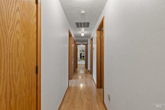 1639 N Interlachen Way, Meridian, ID 83646