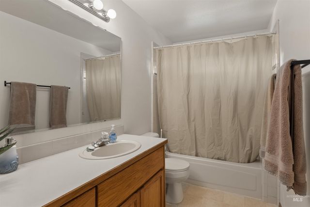 1639 N Interlachen Way, Meridian, ID 83646