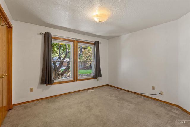 1639 N Interlachen Way, Meridian, ID 83646