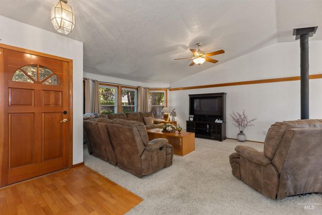 1639 N Interlachen Way, Meridian, ID 83646