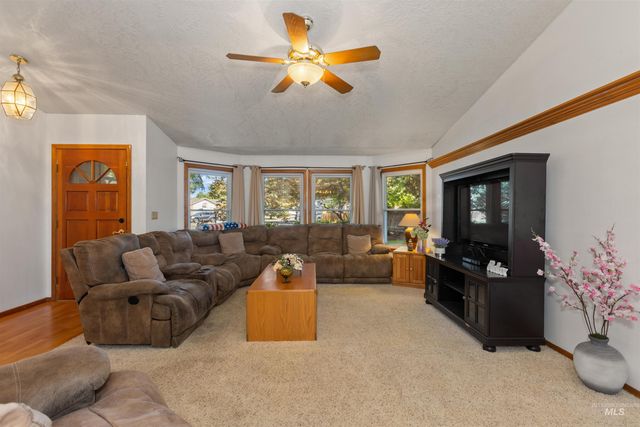 1639 N Interlachen Way, Meridian, ID 83646