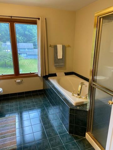 39 Radcliffe Dr, Sparta Twp., NJ 07871