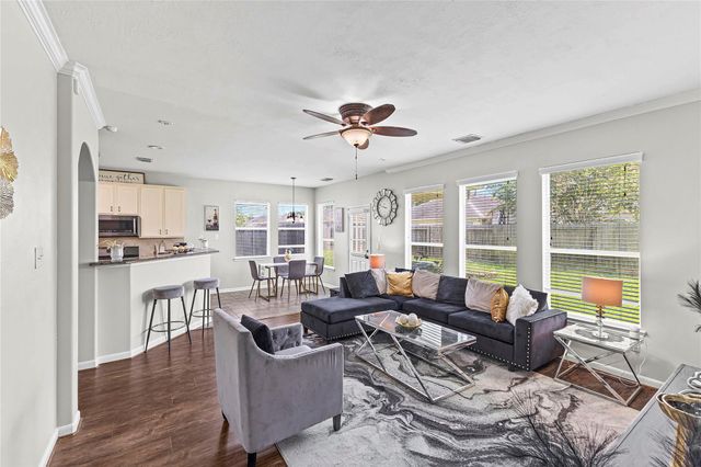 2701 Shallow Falls Court, Pearland, TX 77584