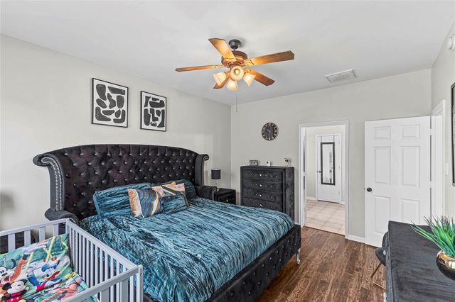 2701 Shallow Falls Court, Pearland, TX 77584
