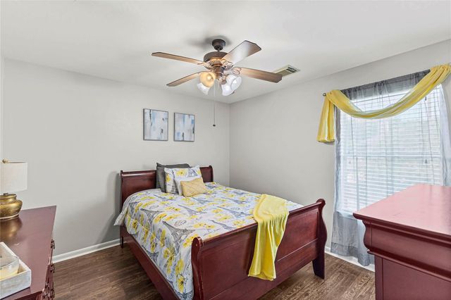 2701 Shallow Falls Court, Pearland, TX 77584