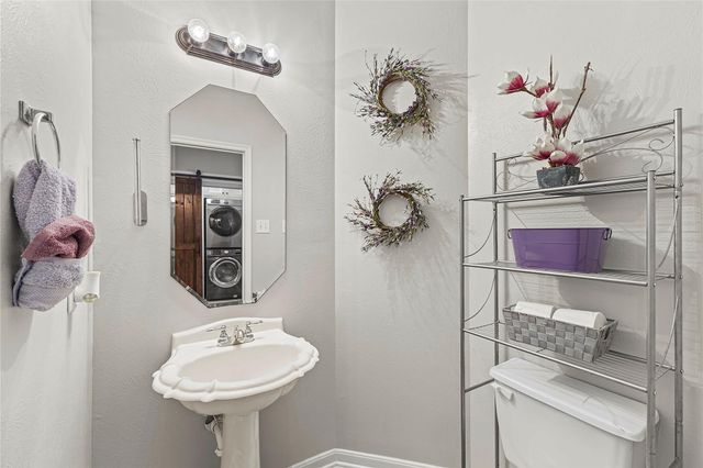 2701 Shallow Falls Court, Pearland, TX 77584