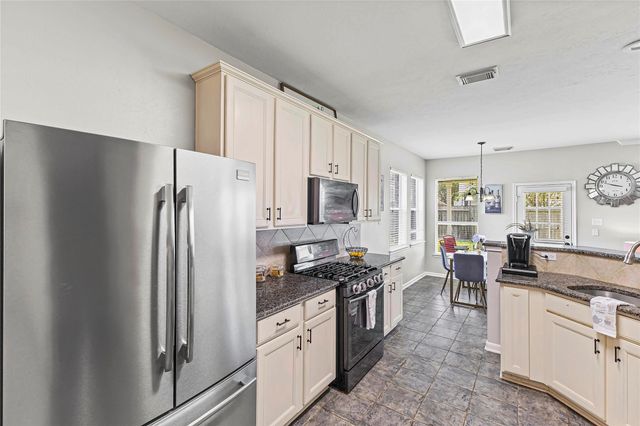 2701 Shallow Falls Court, Pearland, TX 77584