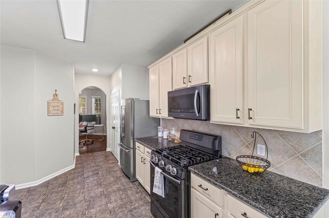 2701 Shallow Falls Court, Pearland, TX 77584