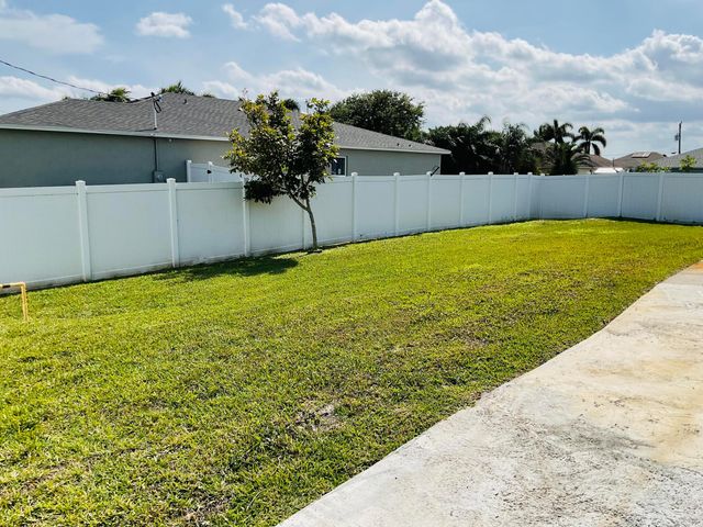 854 SW Paar Drive, Port St. Lucie, Port St Lucie, FL 34953