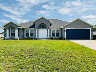 854 SW Paar Drive, Port St. Lucie, Port St Lucie, FL 34953