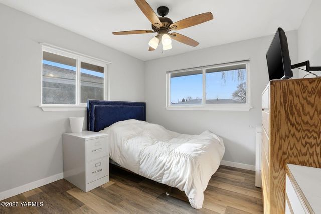 609 N 38th St, Yakima, WA 98901