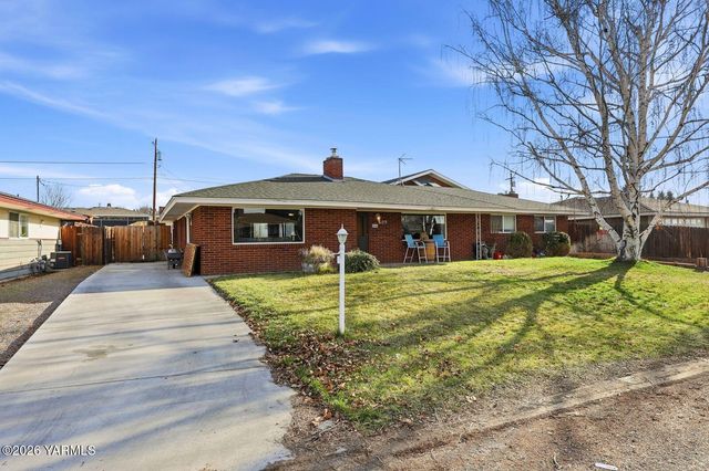 609 N 38th St, Yakima, WA 98901
