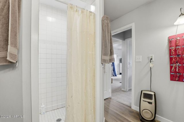 609 N 38th St, Yakima, WA 98901