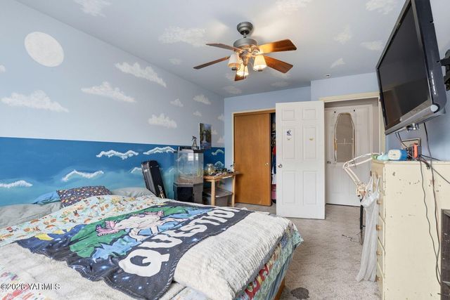 609 N 38th St, Yakima, WA 98901