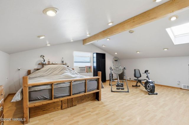 609 N 38th St, Yakima, WA 98901