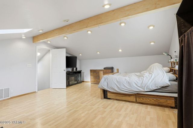 609 N 38th St, Yakima, WA 98901