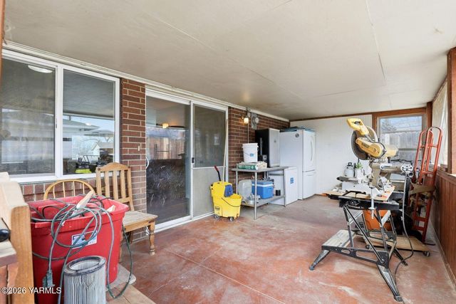 609 N 38th St, Yakima, WA 98901