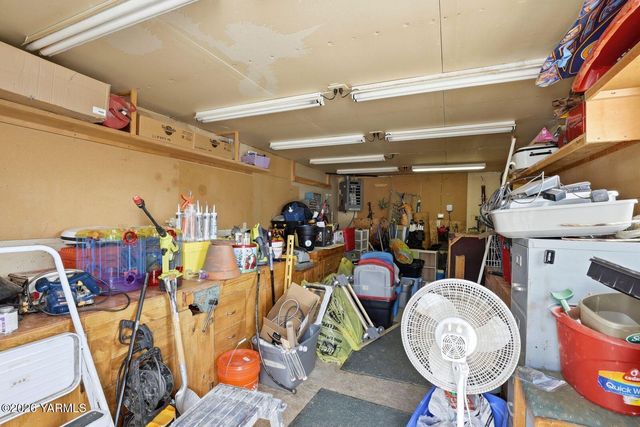 609 N 38th St, Yakima, WA 98901