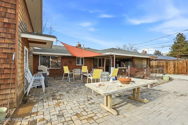 609 N 38th St, Yakima, WA 98901