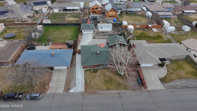 609 N 38th St, Yakima, WA 98901