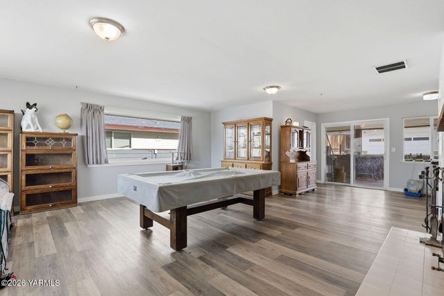 609 N 38th St, Yakima, WA 98901