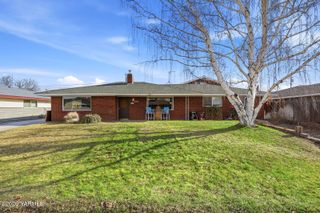 609 N 38th St, Yakima, WA 98901