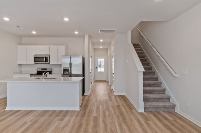 1019 Biscayne St, White House, TN 37188