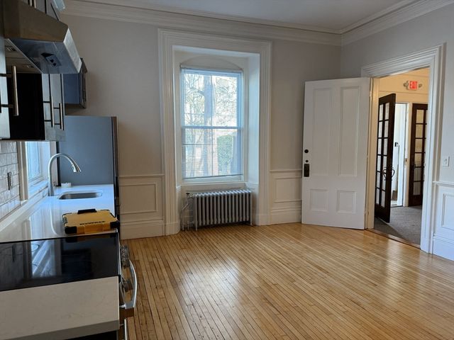 73 Elm Road 4, Newton, MA 02460