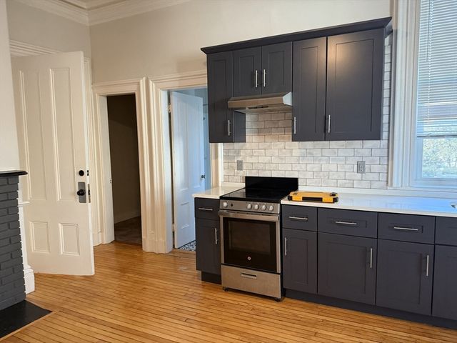 73 Elm Road 4, Newton, MA 02460