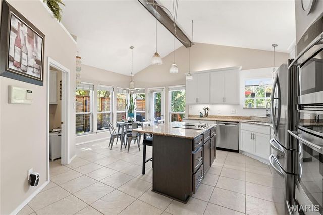 2858 Championship Boulevard, Oakville, MO 63129