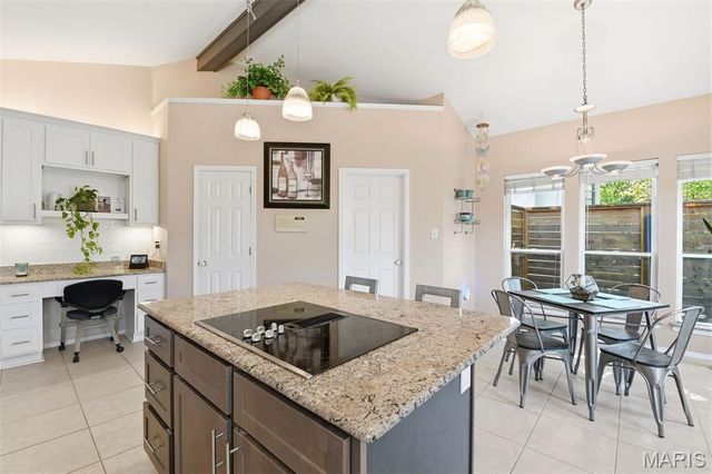2858 Championship Boulevard, Oakville, MO 63129