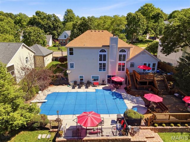 2858 Championship Boulevard, Oakville, MO 63129