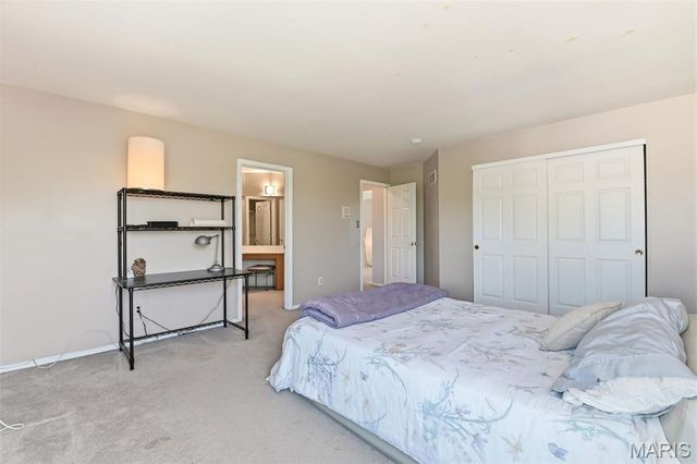 2858 Championship Boulevard, Oakville, MO 63129