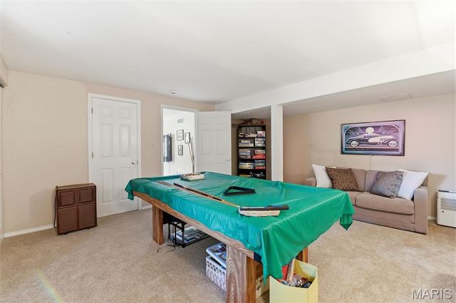 2858 Championship Boulevard, Oakville, MO 63129