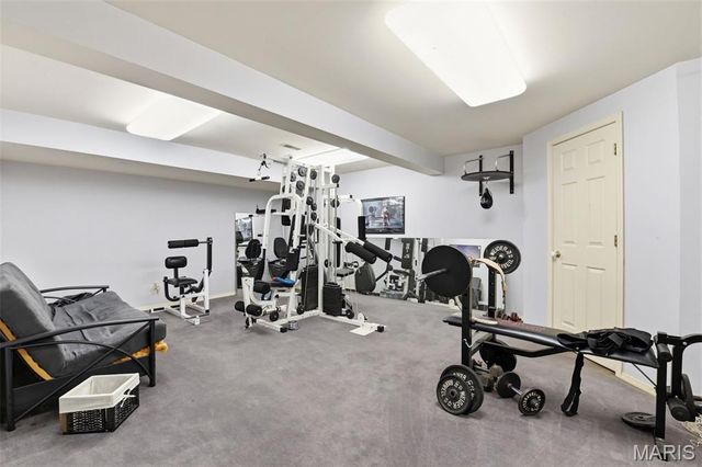2858 Championship Boulevard, Oakville, MO 63129