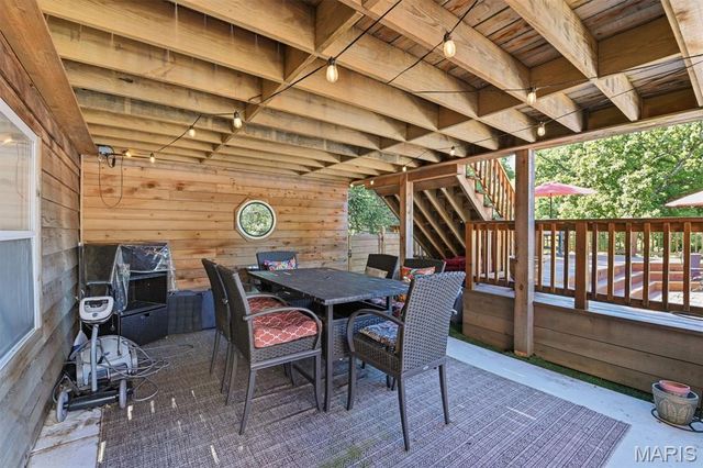 2858 Championship Boulevard, Oakville, MO 63129