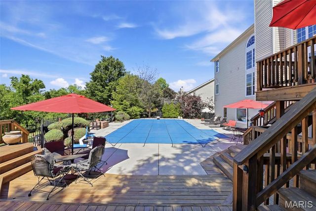 2858 Championship Boulevard, Oakville, MO 63129