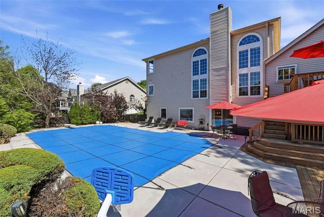 2858 Championship Boulevard, Oakville, MO 63129
