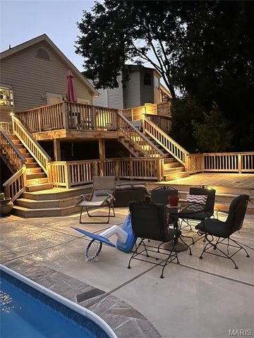 2858 Championship Boulevard, Oakville, MO 63129