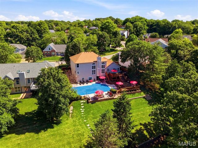 2858 Championship Boulevard, Oakville, MO 63129