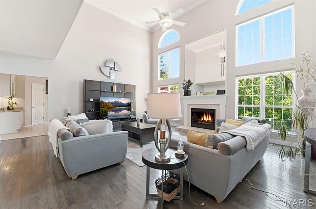 2858 Championship Boulevard, Oakville, MO 63129